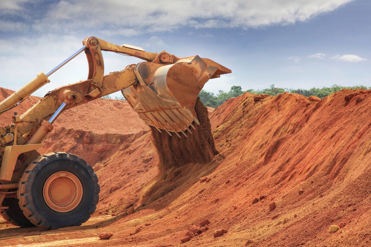 Hilirisasi Bauksit – Pilar Strategis Industri Mineral Indonesia