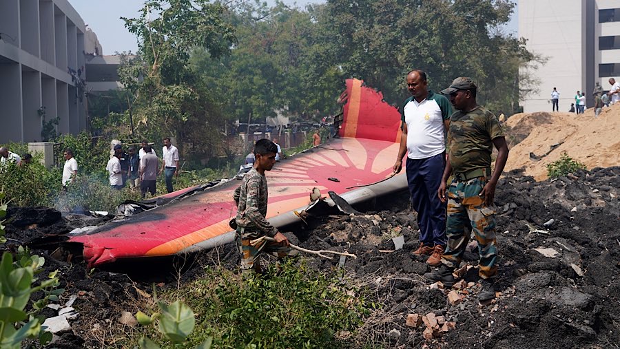 Infografis Jatuhnya Pesawat Air India AI171 dan Keajaiban Kursi 11A