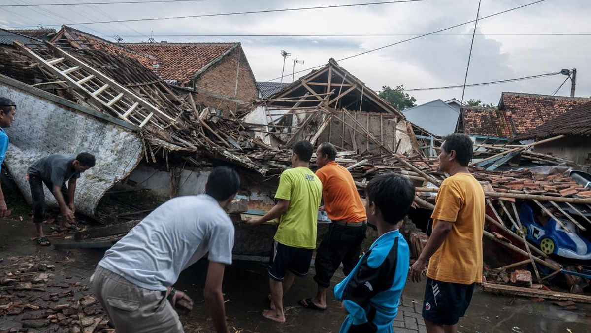 Ratusan Rumah di Depok Rusak Akibat Cuaca Ekstrem
